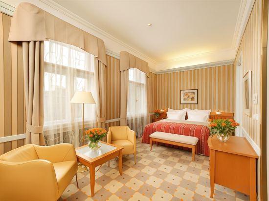 Фото Hotel Paris Prague