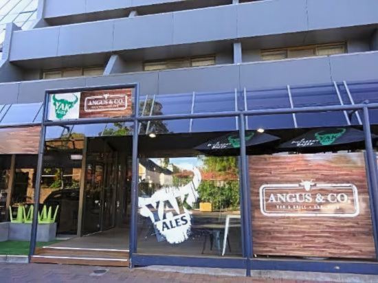 Фото Comfort Hotel Adelaide Meridien