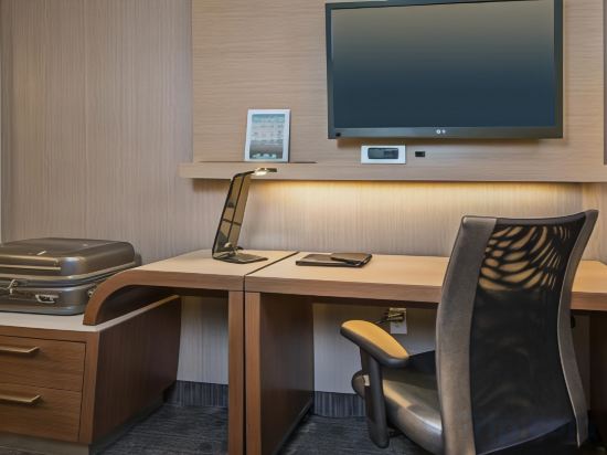 Фото Courtyard by Marriott Toronto Markham