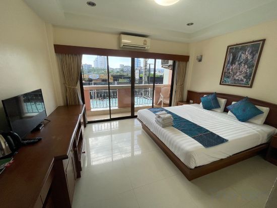 Фото One World One Home Patong 1