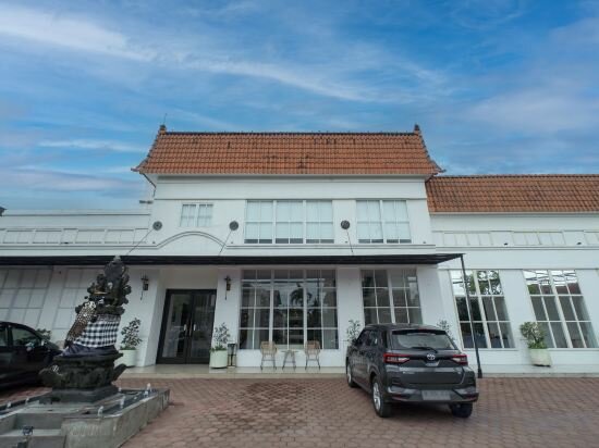 Фото Hotel Santika Seminyak
