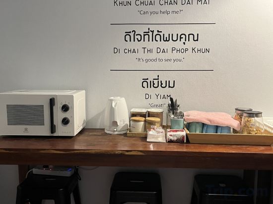 Фото Barn and Bed Hostel