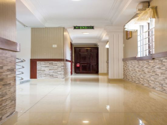 Фото Little Brick Saigon Hotel