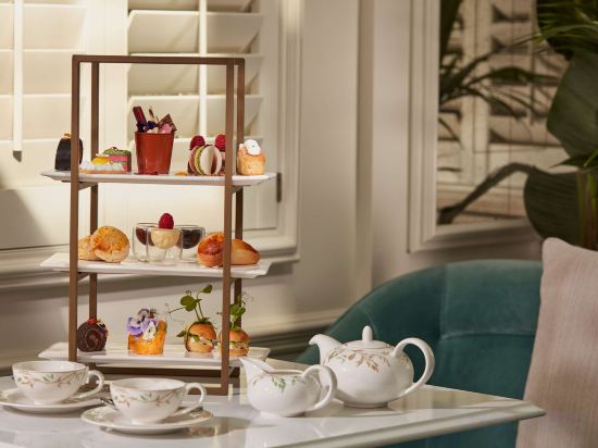 Фото 100 Queen's Gate Hotel London Kensington, Curio Collection by Hilton