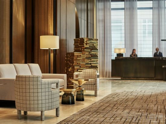 Фото Four Seasons Hotel New York Downtown