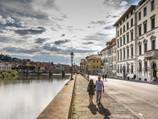 Фото Plaza Hotel Lucchesi