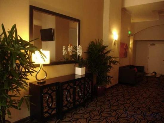 Фото The Pickwick Hotel