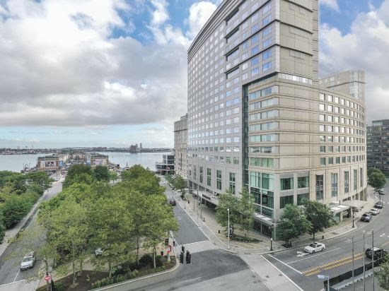 Фото Renaissance Boston Waterfront Hotel