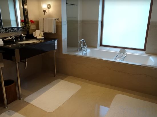 Фото Maidens Hotel