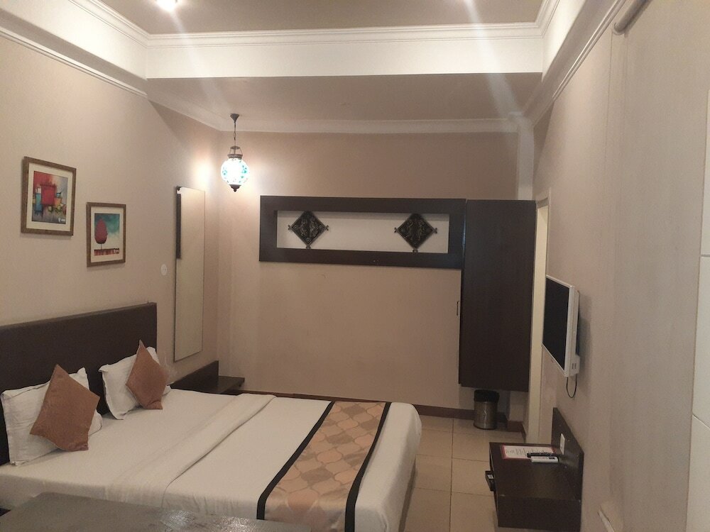 Фото Oyo 364 Hotel Dev Villas