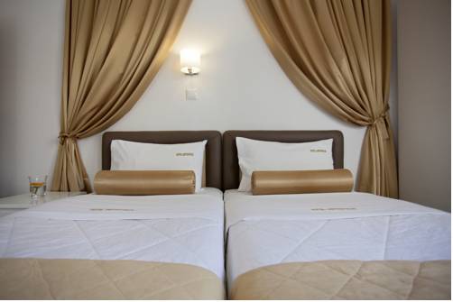 Фото Metropolis Hotel