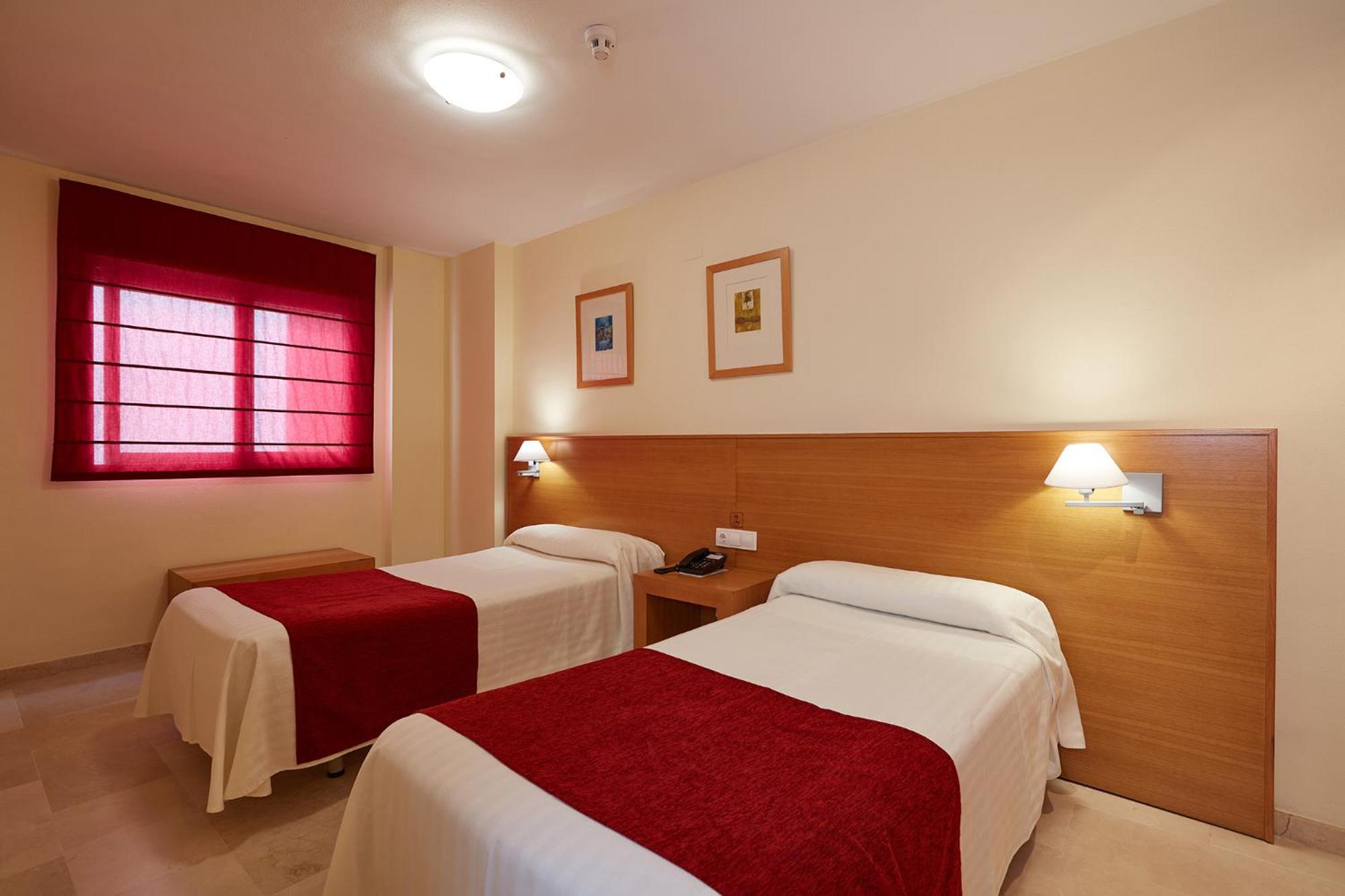 Фото Aparthotel Milord's Suites