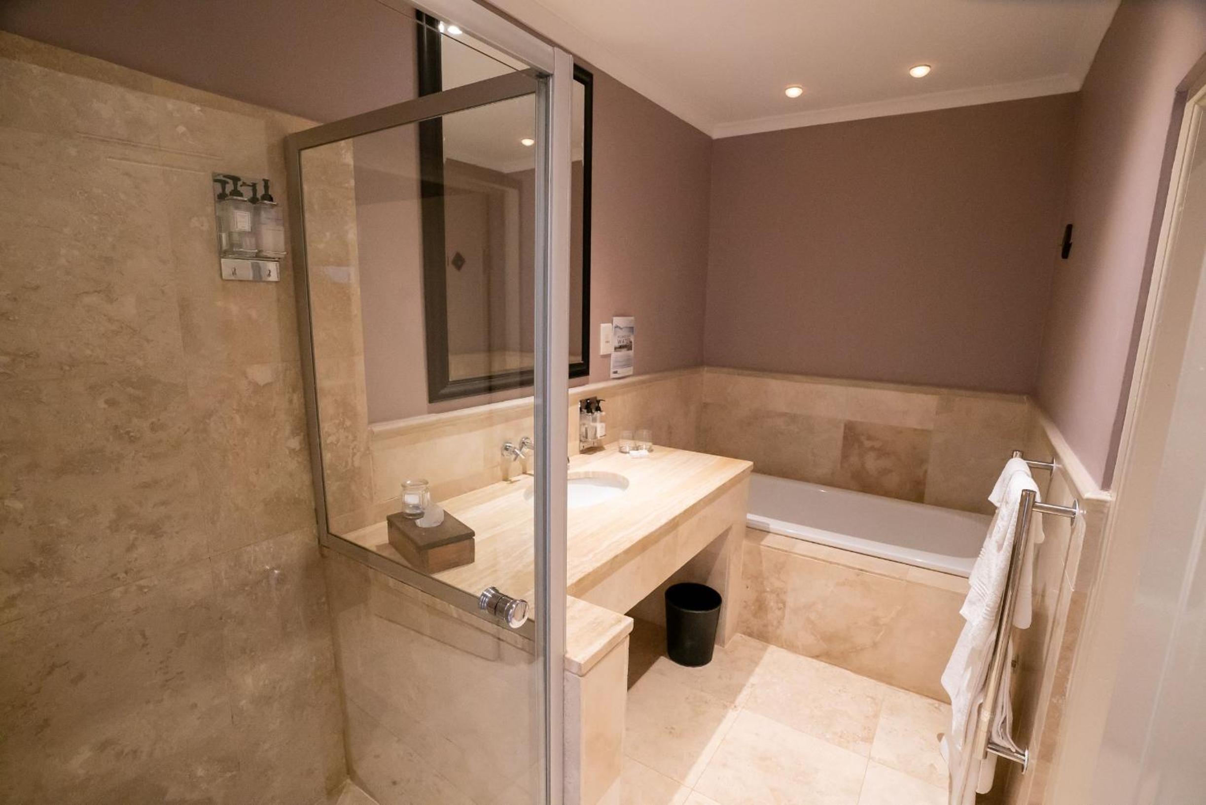 Фото The Royal Hotel