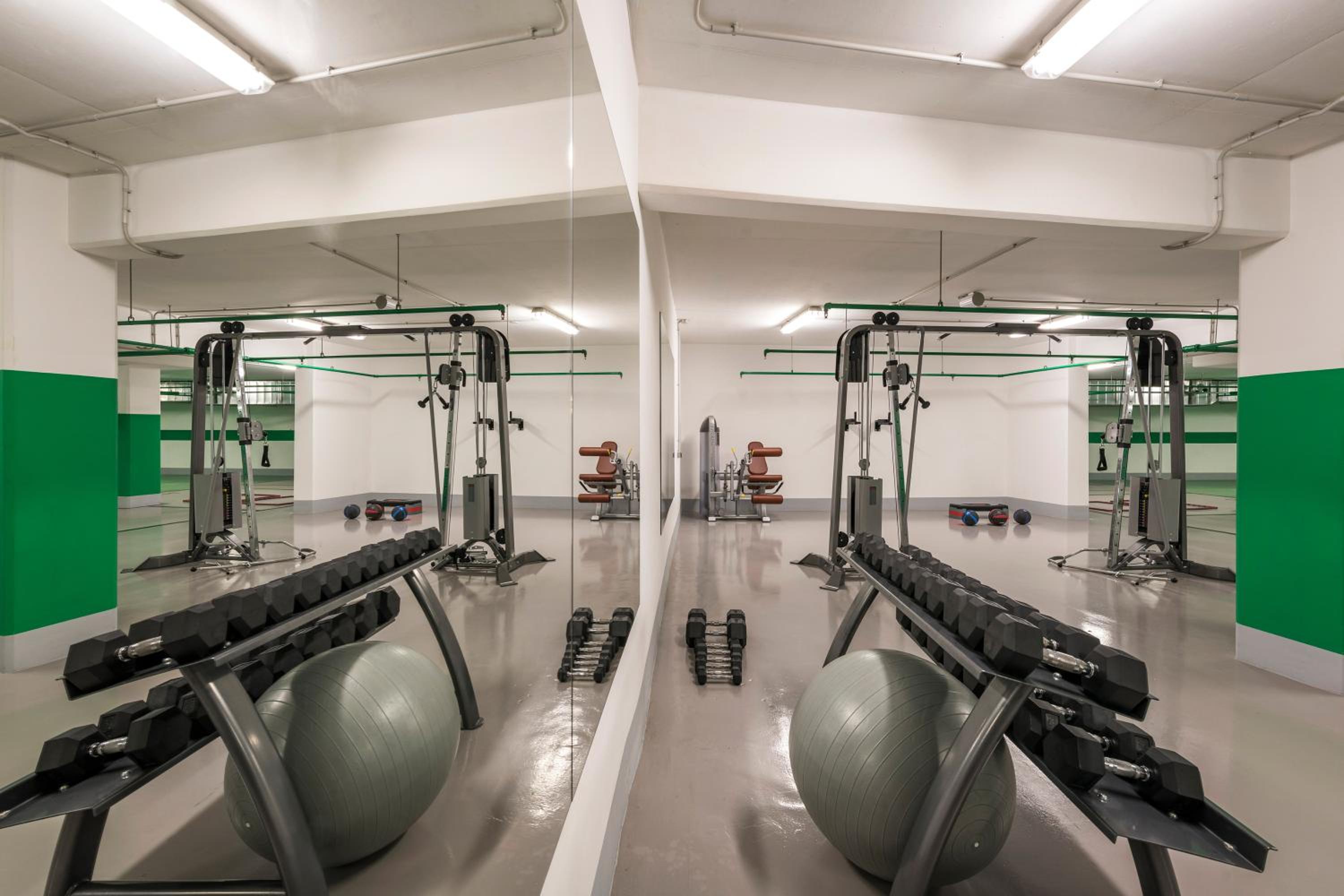 Фото Trianon Luxury Apartments & Suites