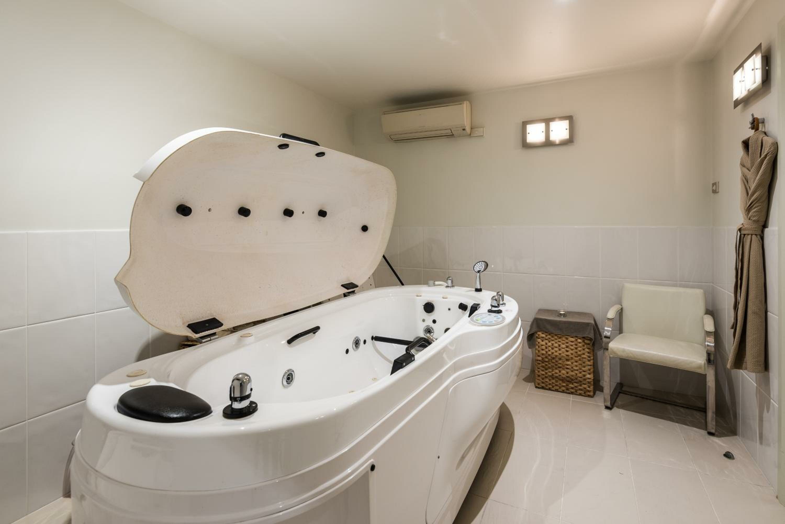 Фото The Esplanade Resort and SPA