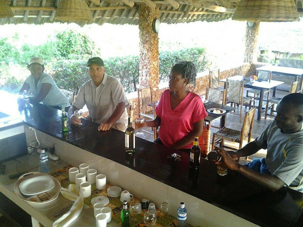 Фото Sheba Cottages