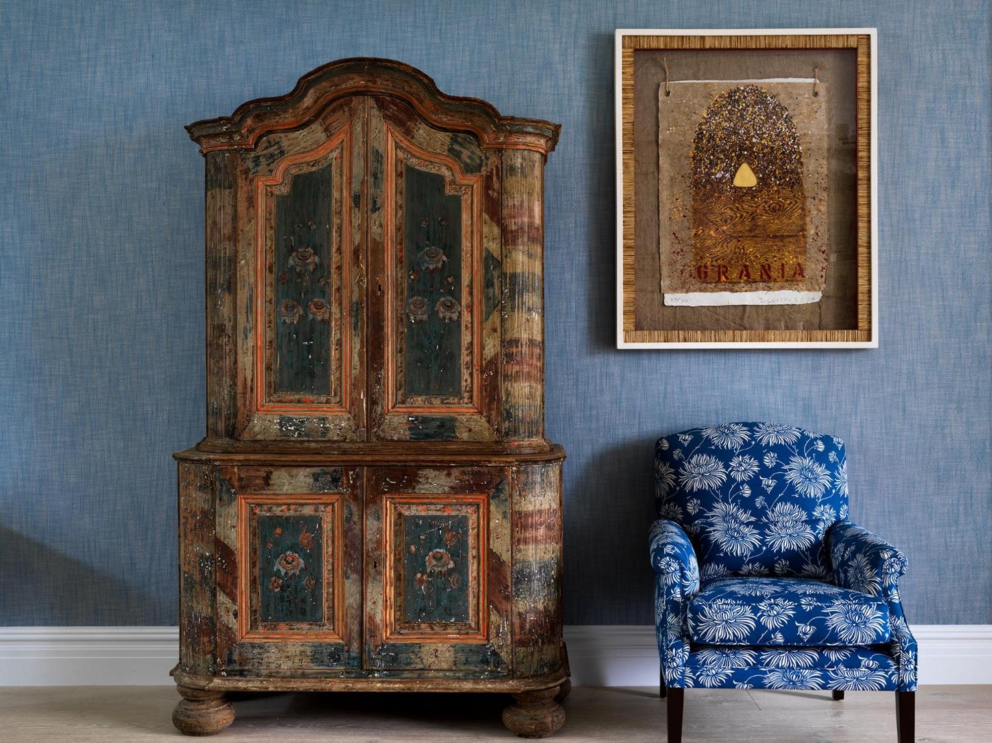 Фото The Whitby Hotel