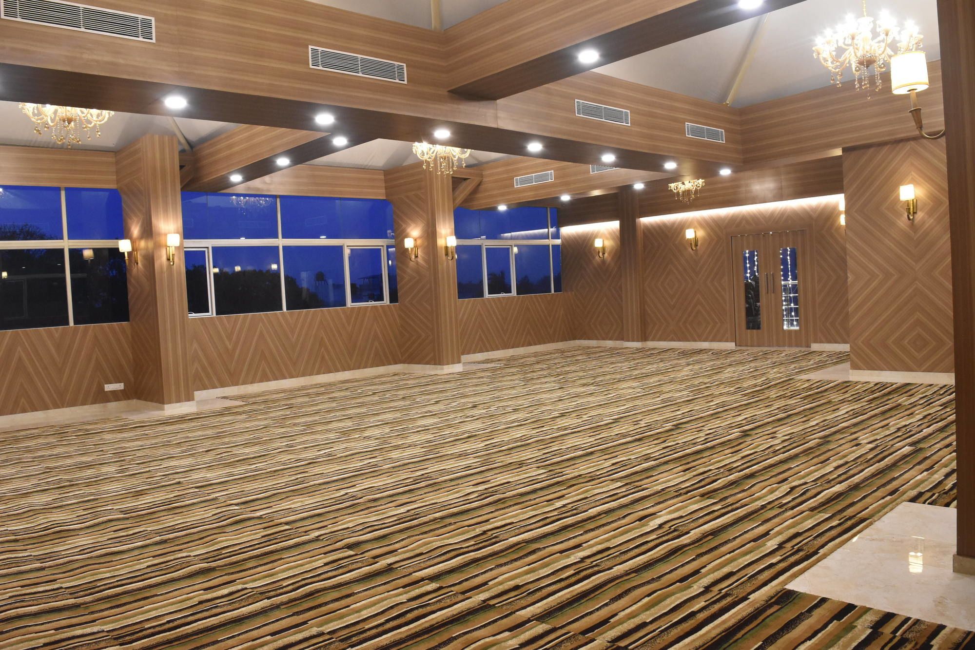 Фото Ss Lumina Hotel