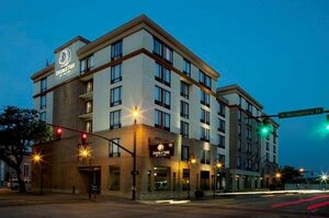 Гостиница DoubleTree by Hilton Hotel Savannah Historic District в Саванне