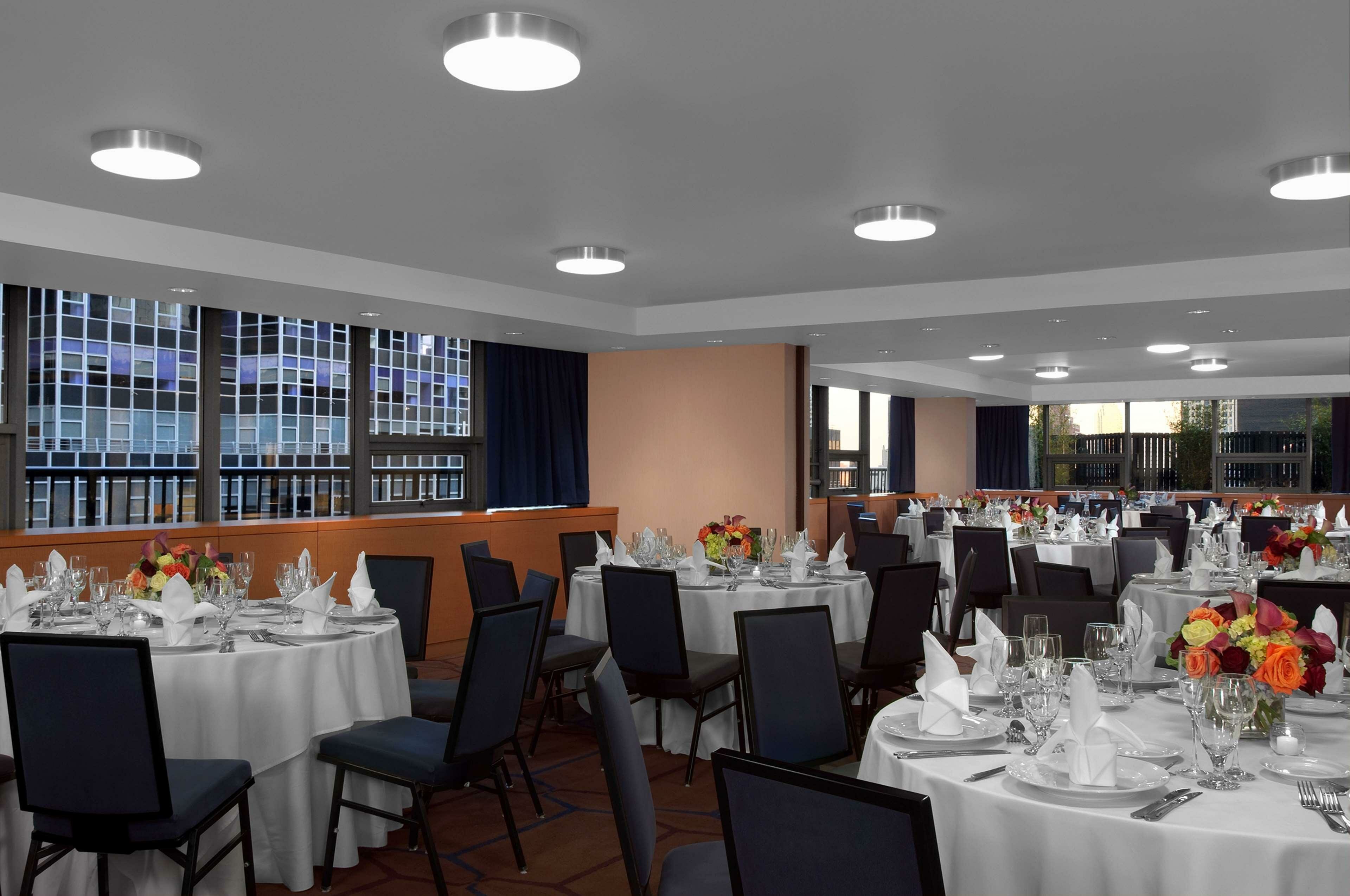 Фото Отель DoubleTree by Hilton Metropolitan - New York City