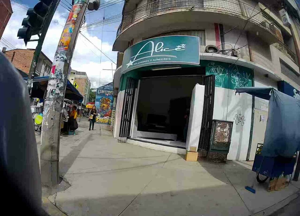 Household goods and chemicals shop Alice, Cochabamba, photo