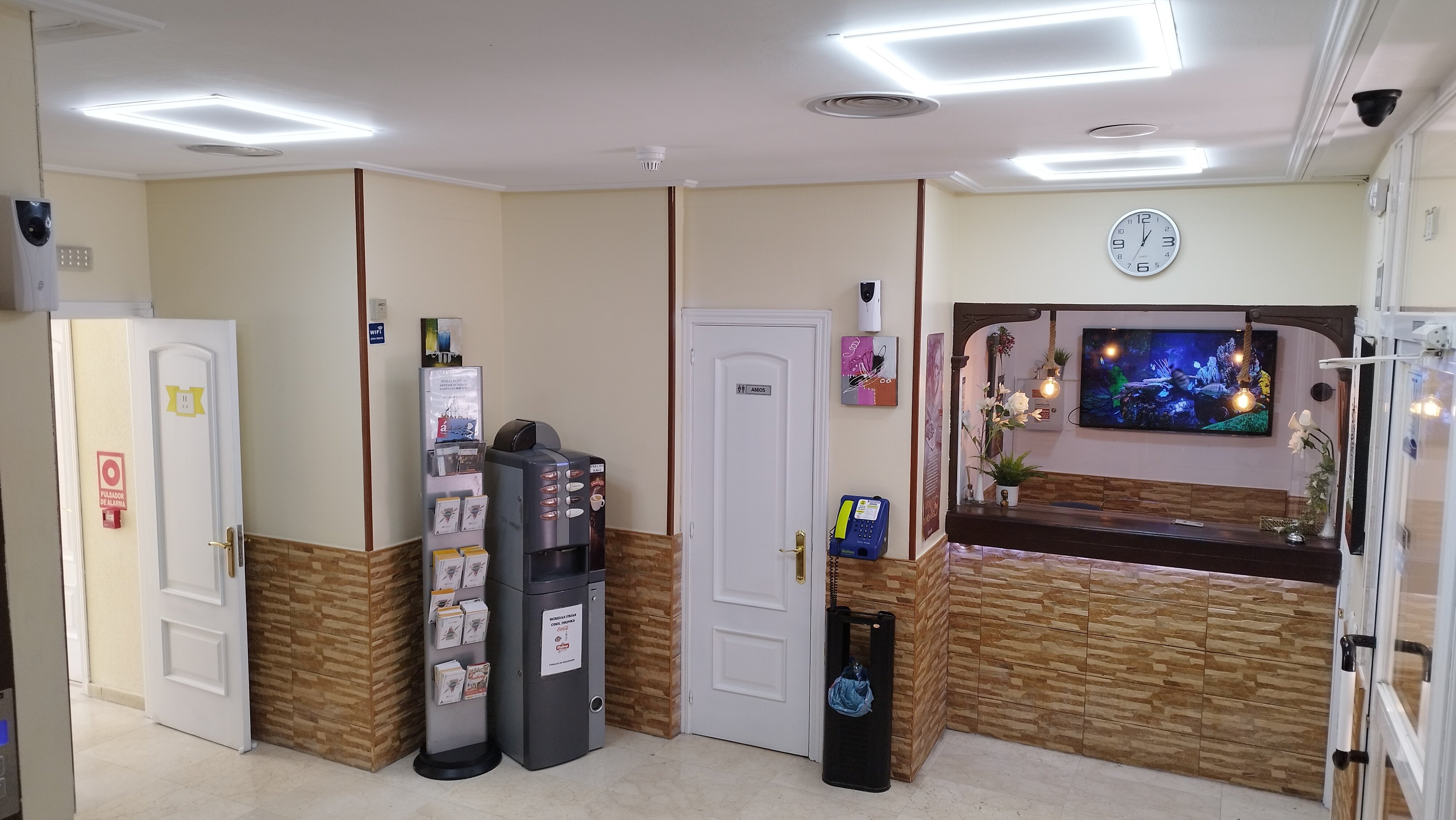 Фото Hostal Cuatro Canos