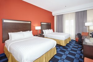 Гостиница Holiday Inn Express Hotel & Suites Columbia Univ Area-Hwy 63, an Ihg Hotel