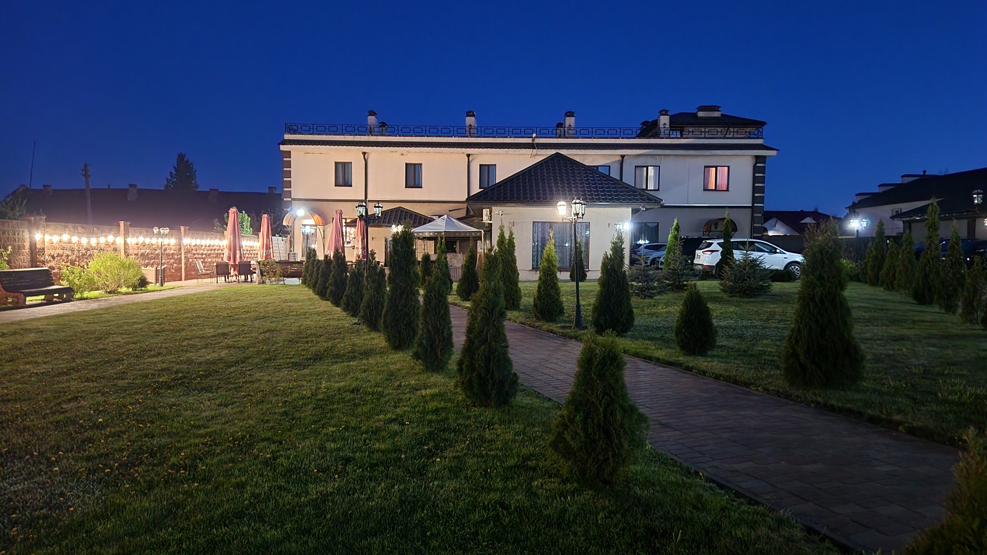 Фото отеля 1