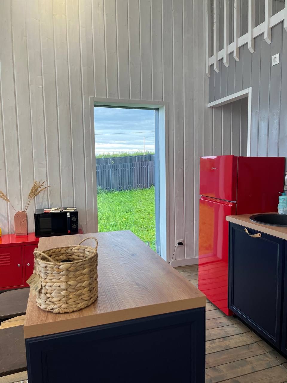 Фото Барн Hide Forest