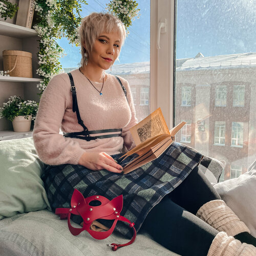 Мас ресейлік әуесқой қыздардың табиғи кеуделері салбыраған видеосы