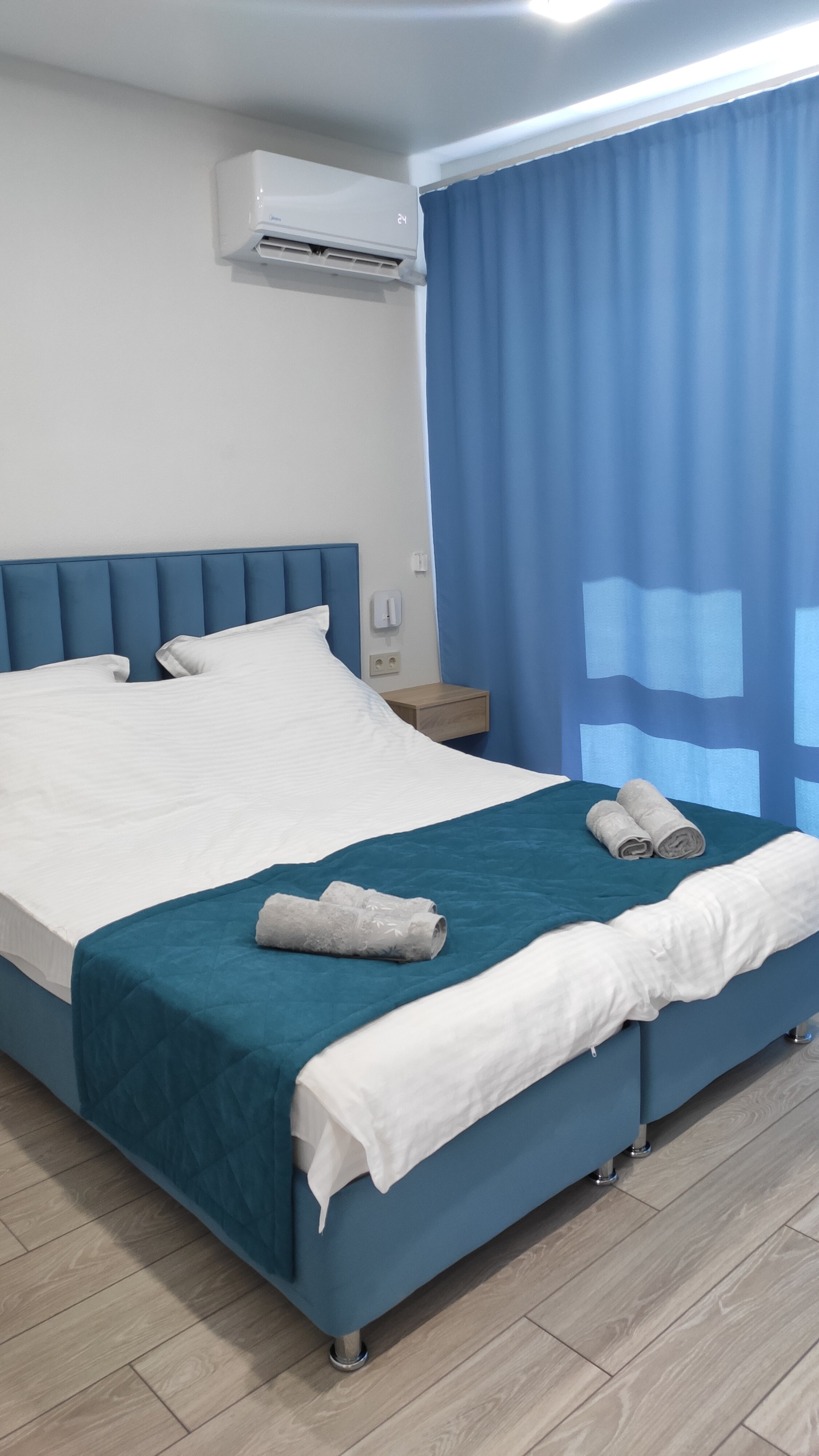 Фото Меганом Скай