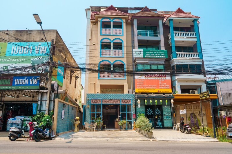 Sridonchai Heritage Night Bazaar Chiang Mai