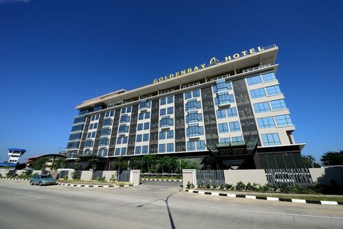 Гостиница Goldenbay Hotel в Бинтулу