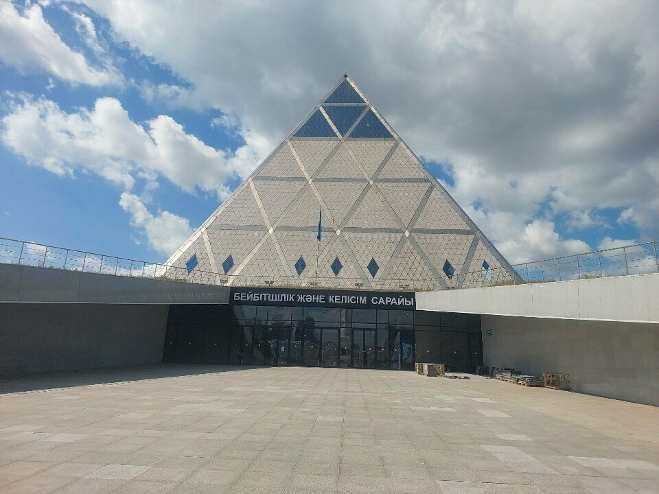 Выставочный центр Куланши, Астана, фото