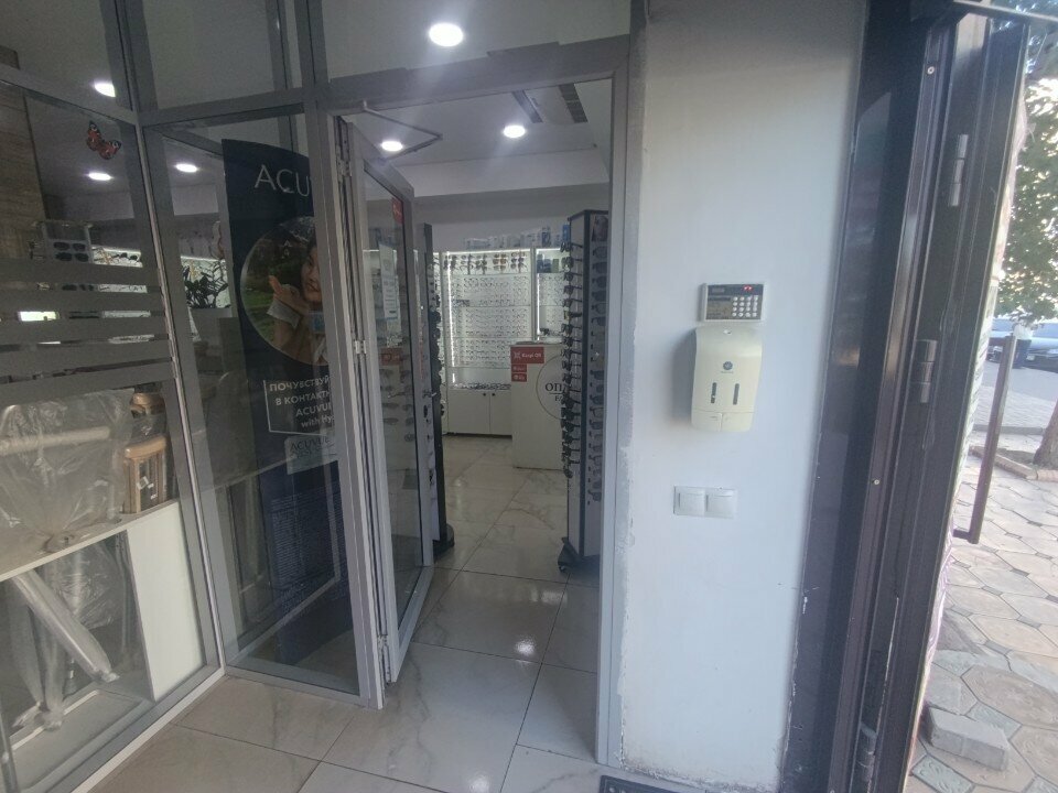 Opticial store Falcon, Astana, photo