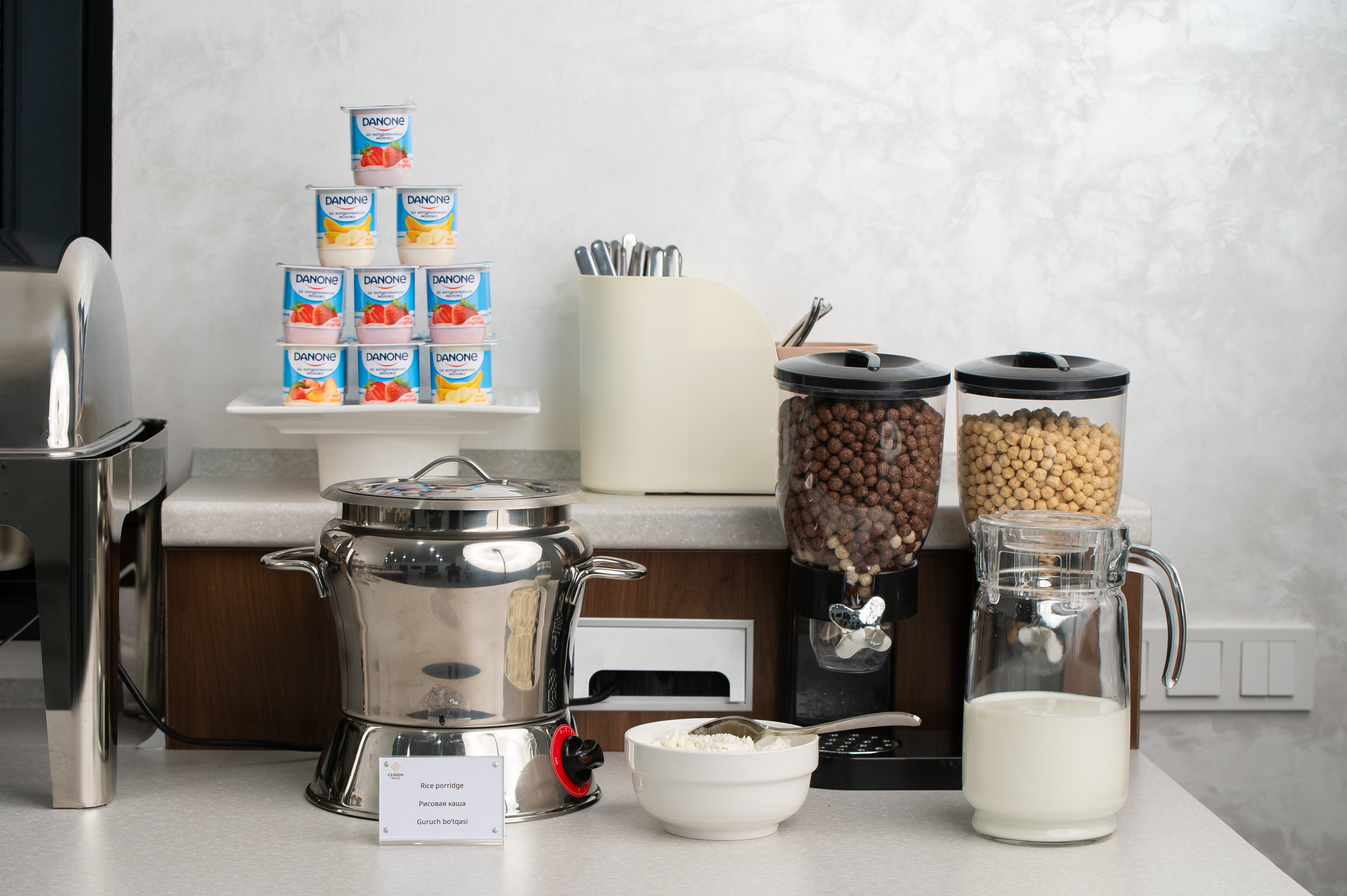 Фото Clouds Hotel