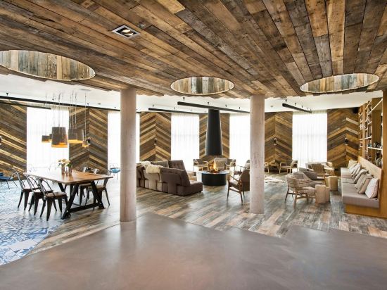 Фото Urban Lodge Hotel