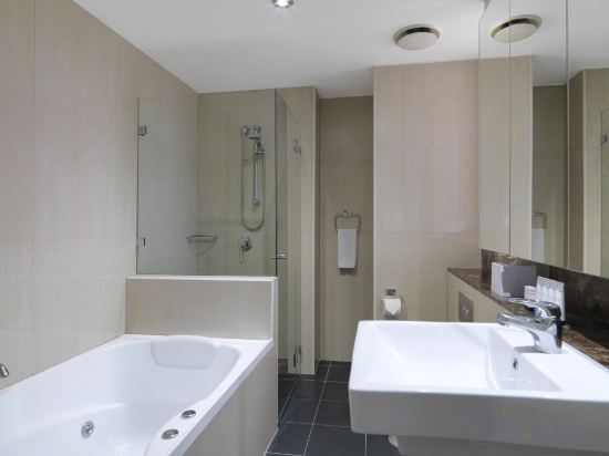 Фото Meriton Suites Pitt Street