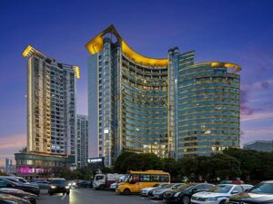 Lushang Hotel (No. 198, Section 2, Furong Middle Road), hotel