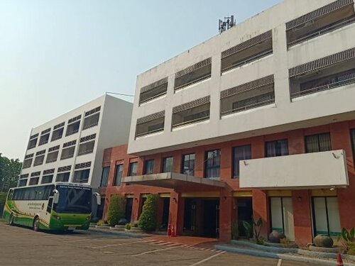 Гостиница Pin Hotel в Лампанге