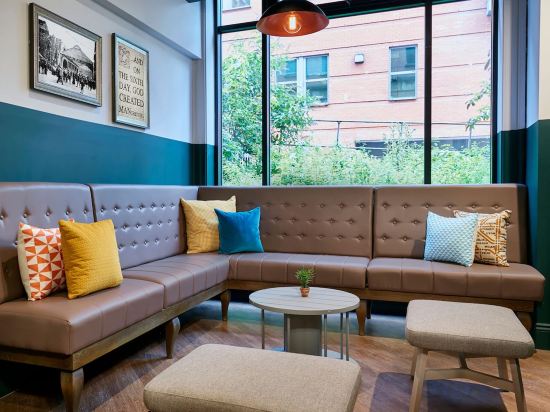 Фото Leonardo Hotel Manchester Central - Formerly Jurys Inn