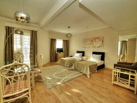 Фото Jasmine Court Hotel & Casino