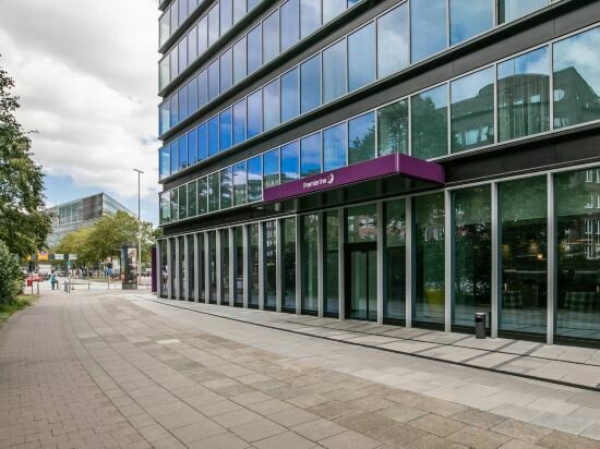 Фото Premier Inn Hamburg City