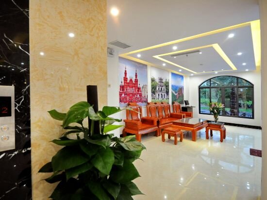 Фото Crown Nguyen Hoang Hotel