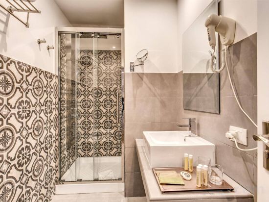 Фото Hotel 87 EightySeven