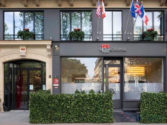 Фото отеля 1