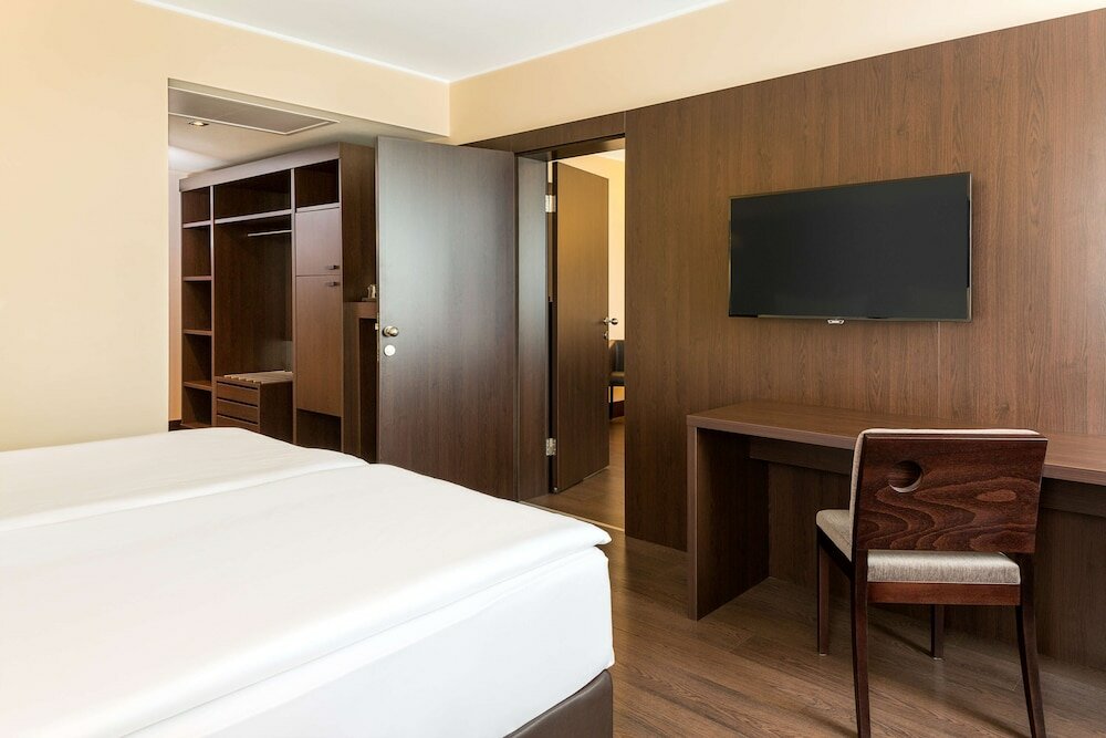 Фото NH Danube City