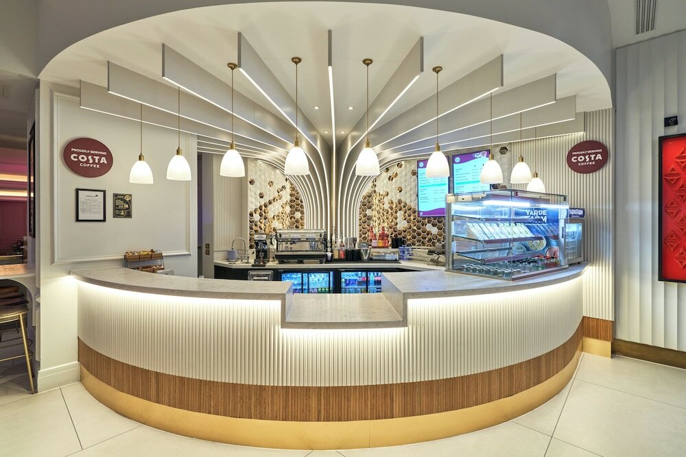 Фото The Cumberland London