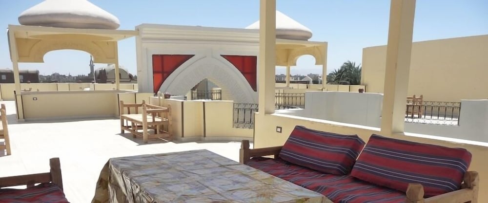 Фото Alhambra Hotel