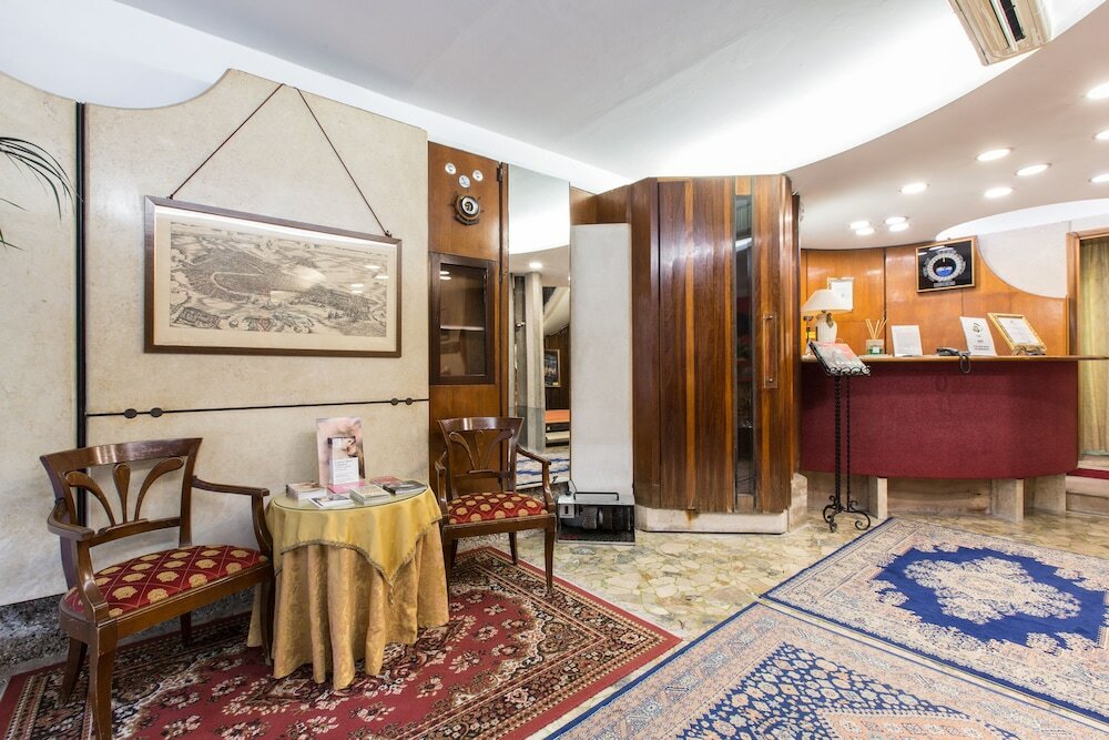 Фото Ambassador Tre Rose